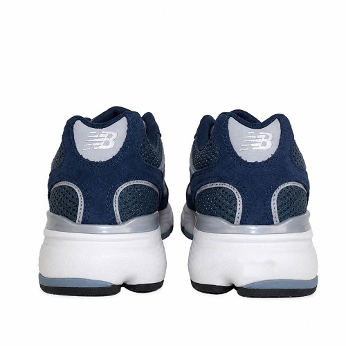 New Balance 603
